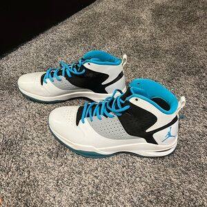 Jordan Fly Wade "Orion
Blue". Never worn. Size 11